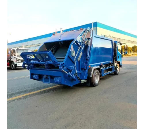 ISUZU 4x2 7 CBM
