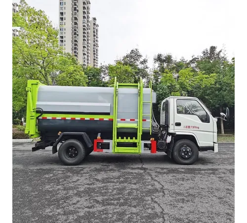 Autogunoier JMC de 5 metri cubi cu compactor și încărcare laterală