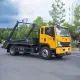 Camion de gunoi cu braț oscilant Sinotruk 7CBM cu încărcător cu buncăr