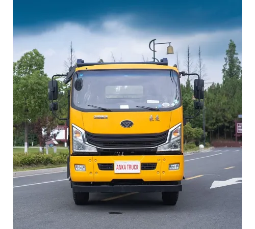 Camion de gunoi cu braț oscilant Sinotruk 7CBM cu încărcător cu buncăr