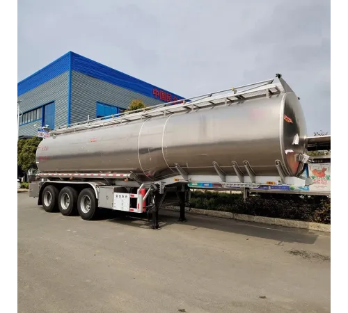 Remorcă cisternă de mare tonaj cu 3 axe de 43000L pentru transportul de produse petroliere