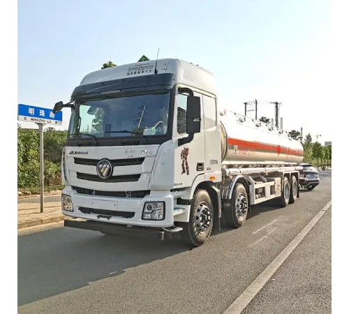 Camion cisternă combustibil Foton 8x4 35000L