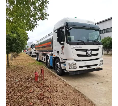 Camion cisternă combustibil Foton 8x4 35000L