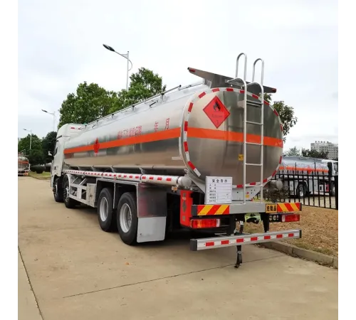 Camion cisternă combustibil Foton 8x4 35000L