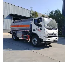 Camioane mici de livrare combustibil Foton 10000 litri 4x2