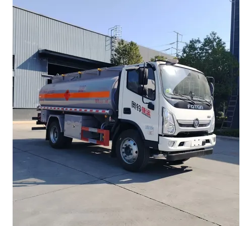 Camioane mici de livrare combustibil Foton 10000 litri 4x2