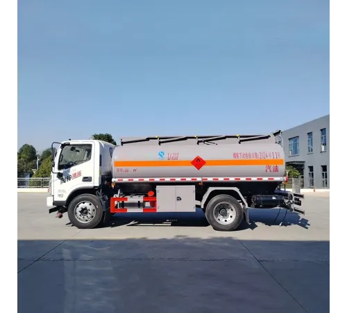 Camioane mici de livrare combustibil Foton 10000 litri 4x2