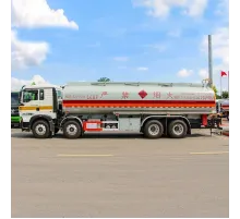 Camion cisternă Howo 8x4 30000L