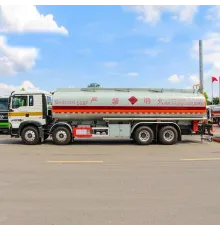 Camion cisternă Howo 8x4 30000L