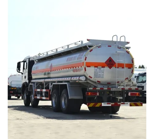 Camion cisternă Howo 8x4 30000L