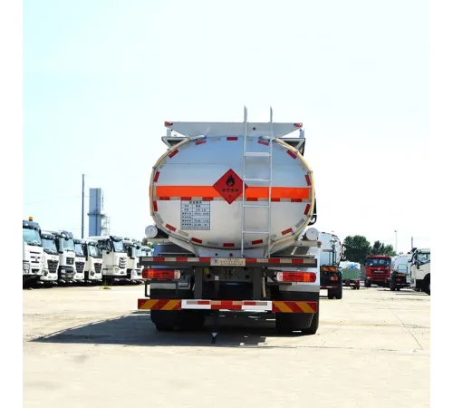 Camion cisternă Howo 8x4 30000L