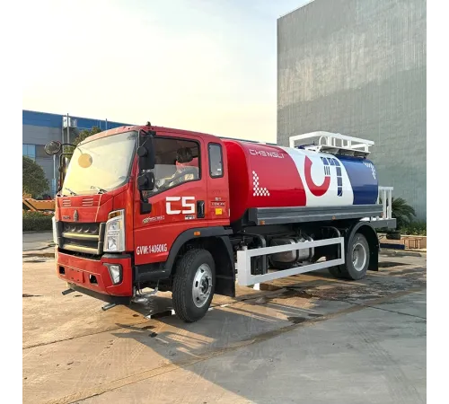 Camion de udare SINOTRUK HOWO de 9000 litri și 2400 galoane