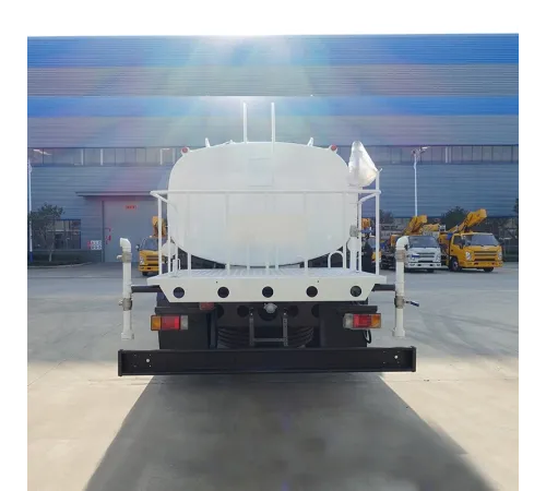Camion cisternă Japonia 42 cu pulverizare de apă, camion cisternă Isuzu