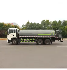 Camion cisternă HOWO 4X6 de 5000 de galoane