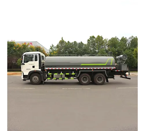 Camion cisternă HOWO 4X6 de 5000 de galoane
