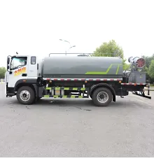 Camion cisternă cu apă Foton de 15.000 de litri