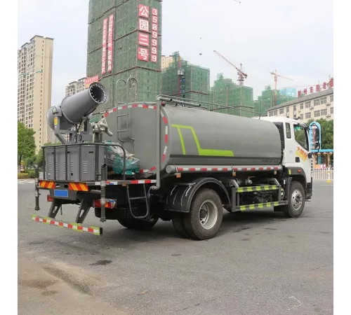 Camion cisternă cu apă Foton de 15.000 de litri