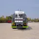 Camion cisternă DongFeng cu o capacitate de 12 metri cubi.