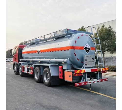 Camion chimic HOWO 8 * 4 HCL pentru transportul soluției de acid sodic