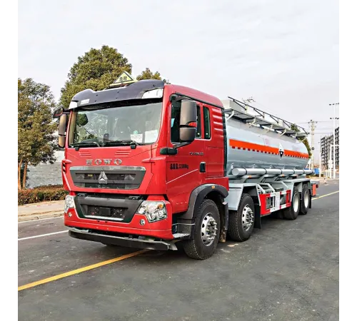 Camion chimic HOWO 8 * 4 HCL pentru transportul soluției de acid sodic