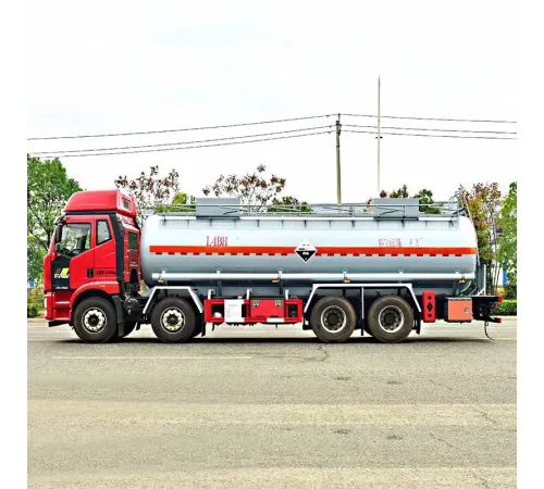Remorcă cisternă FAW 8*4 de 20 de tone cu acid sulfuric H2SO4