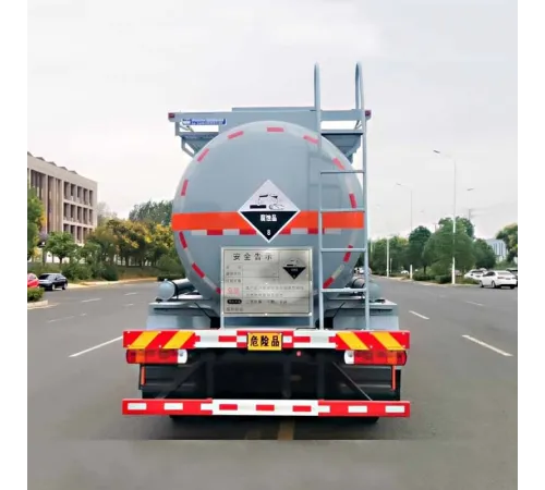 Camion FAW 20 tone 8*4 pentru transport soluție de oțet-fosfor