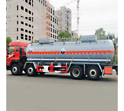 Camion FAW 20 tone 8*4 pentru transport soluție de oțet-fosfor