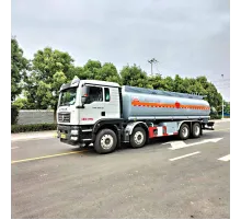 Camion SINOTRUK 8*4 24m3 pentru transportul lichidelor inflamabile cu kerosen
