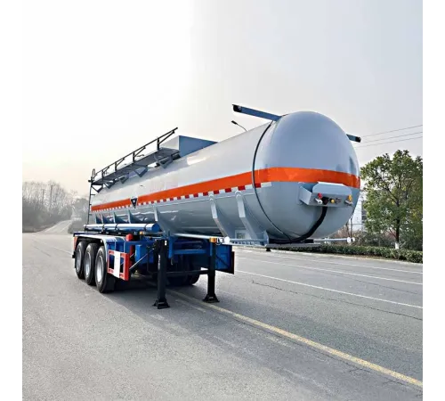 Semiremorcă pentru transportul acidului sulfuric concentrat de 18 metri cubi.