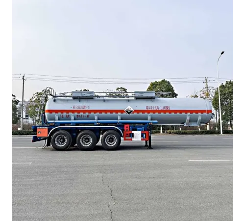 Semiremorcă pentru transportul acidului sulfuric concentrat de 18 metri cubi.
