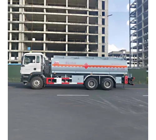 Camion Sinotruk 18m3 cu kerosen lichid inflamabil