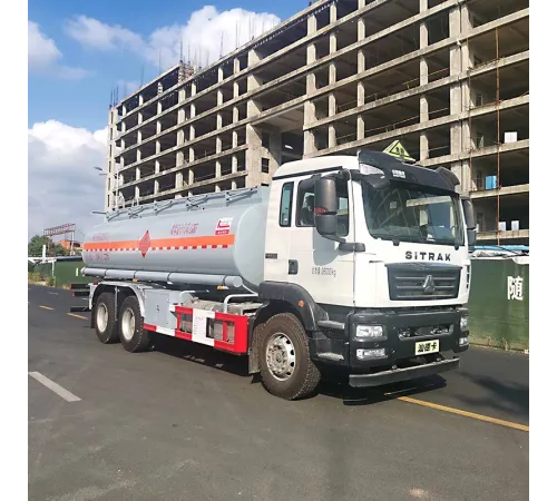 Camion Sinotruk 18m3 cu kerosen lichid inflamabil