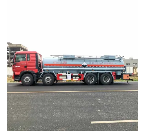 Camion HOWO 8*4 10m3 pentru transportul lichidelor agresive pentru sulfat de cupru