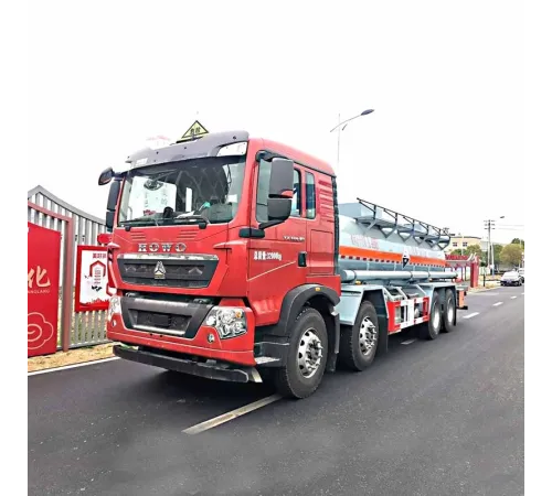 Camion HOWO 8*4 10m3 pentru transportul lichidelor agresive pentru sulfat de cupru