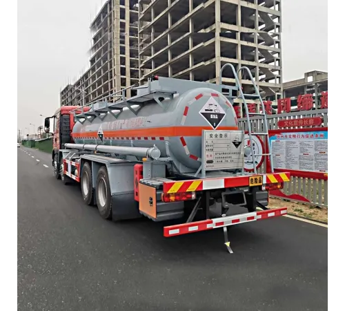 Camion HOWO 8*4 10m3 pentru transportul lichidelor agresive pentru sulfat de cupru