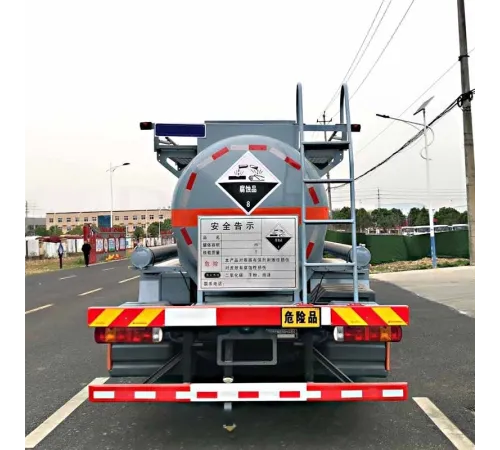 Camion HOWO 8*4 10m3 pentru transportul lichidelor agresive pentru sulfat de cupru