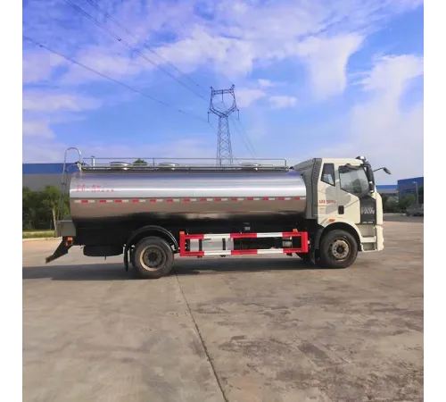 Camion cisternă FAW de 13.000 de litri pentru lapte, apă și petrol