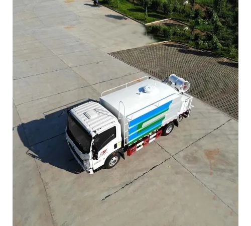 Camion Howo Light Duty 4X2 5m3 cu pulverizare de apă