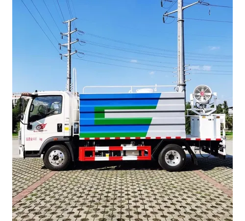 Camion Howo Light Duty 4X2 5m3 cu pulverizare de apă