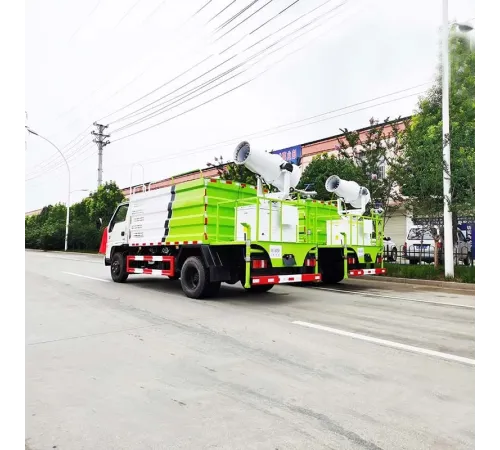 Camion cisternă cu pulverizator și stropitoare JMC 4*2 de 5 tone