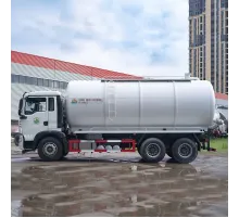 Camion de curățare și aspirare a canalizării de înaltă presiune Sinotruk de 24 de tone