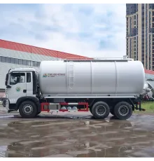 Camion de curățare și aspirare a canalizării de înaltă presiune Sinotruk de 24 de tone