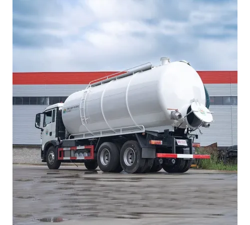 Camion de curățare și aspirare a canalizării de înaltă presiune Sinotruk de 24 de tone