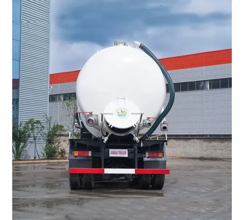 Camion de curățare și aspirare a canalizării de înaltă presiune Sinotruk de 24 de tone