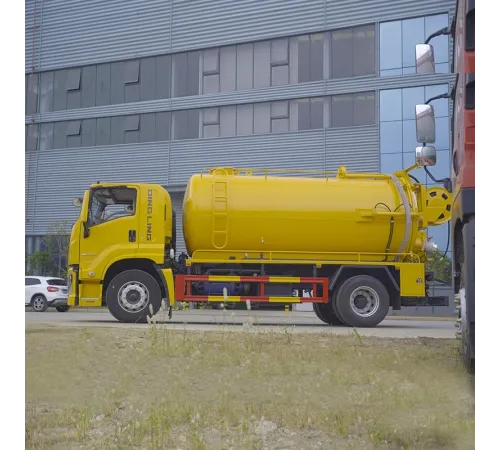 Camion de canalizare ISUZU 4×2 15m3 pentru curățarea și aspirarea deșeurilor