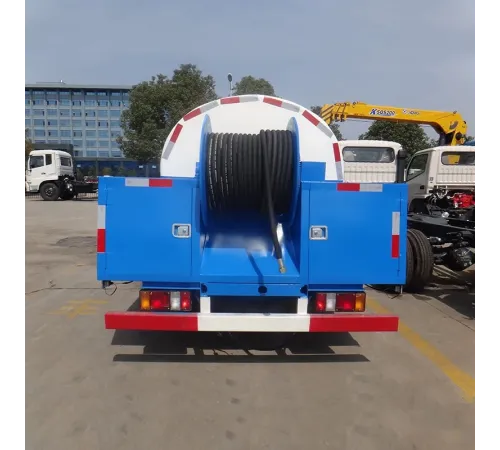 Camion cu aspirator de înaltă presiune JMC 4*2 6cbm pentru aspirarea apelor uzate