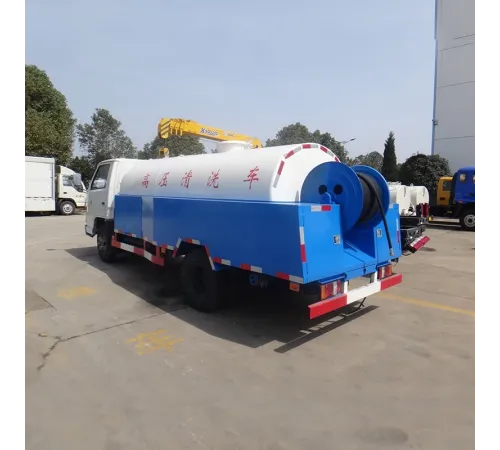 Camion cu aspirator de înaltă presiune JMC 4*2 6cbm pentru aspirarea apelor uzate