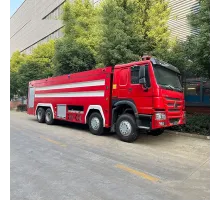 Camion de pompieri Howo 22000L 8x4 cu apă și spumă