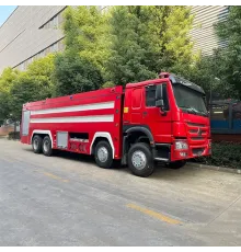 Camion de pompieri Howo 22000L 8x4 cu apă și spumă
