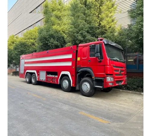 Camion de pompieri Howo 22000L 8x4 cu apă și spumă
